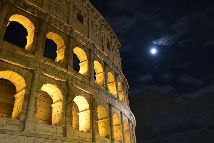 Mejor ruta nocturna por Roma iluminada