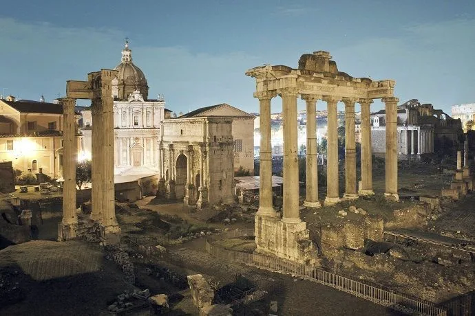 Tour nocturno Coliseo y Foro romano
