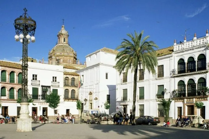 Plaza de San Fernando en la excursión a Carmona.