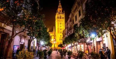 Tour nocturno en el barrio de Santa Cruz