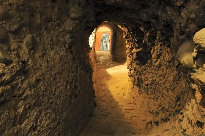 Visitar Santas Cuevas de la Abadía del Sacromonte.