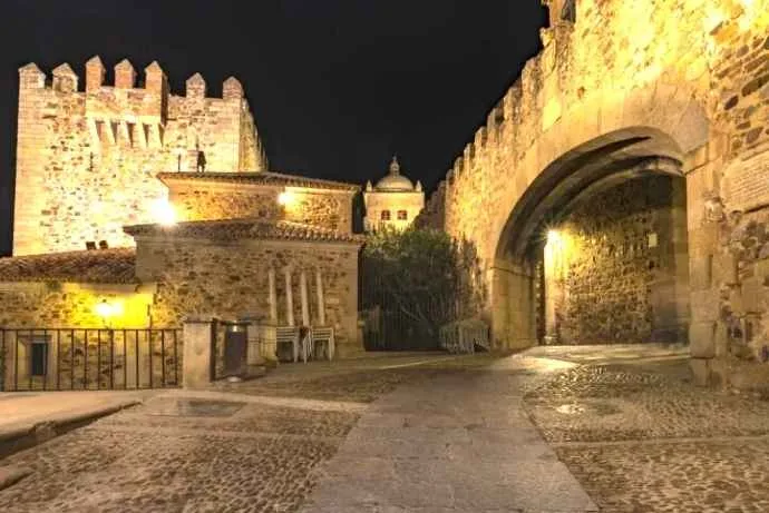 Tour nocturno Cáceres