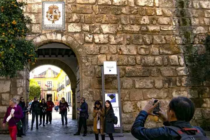 Entrada al barrio de Santa Cruz