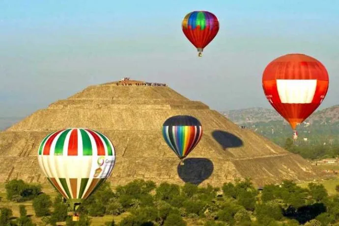 Paseo Globo Teotihuacán