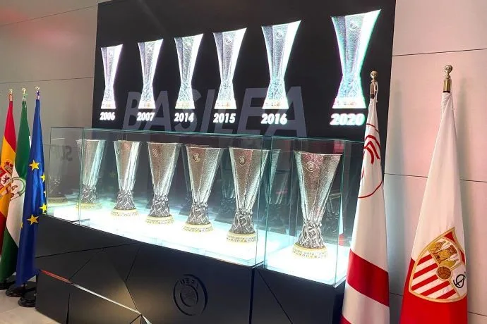 Sala de trofeos del Sevilla Fútbol Club