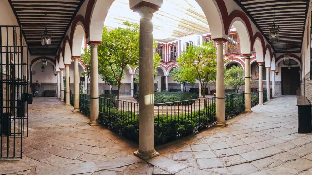Hospital de los Venerables del barrio de Santa Cruz.