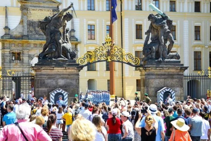 Entrada de acceso al castillo de Praga