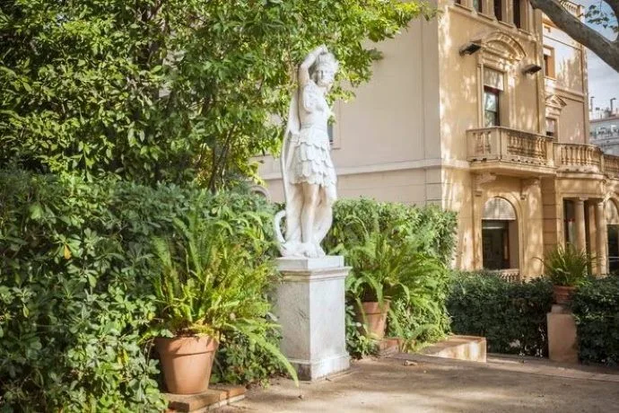 Estatua de general romano en los Jardines de la Tamarita