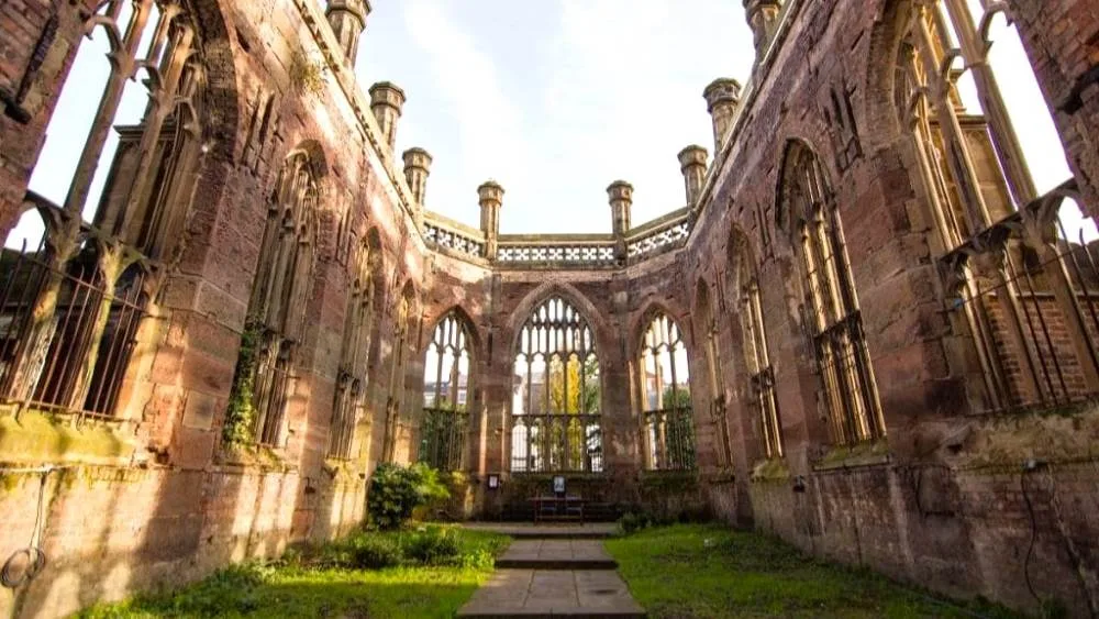 Iglesia St Luke's de Liverpool.